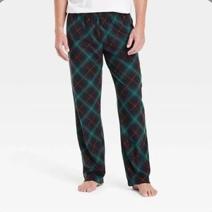 Men's Plaid Microfleece Holiday Matching Family Pajama Pants - Wondershop Blac